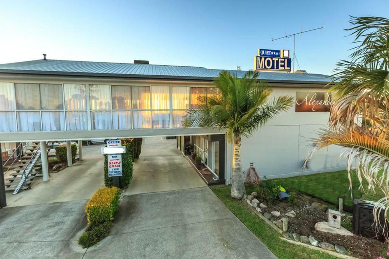 Alexander Motel Уоруик Екстериор снимка